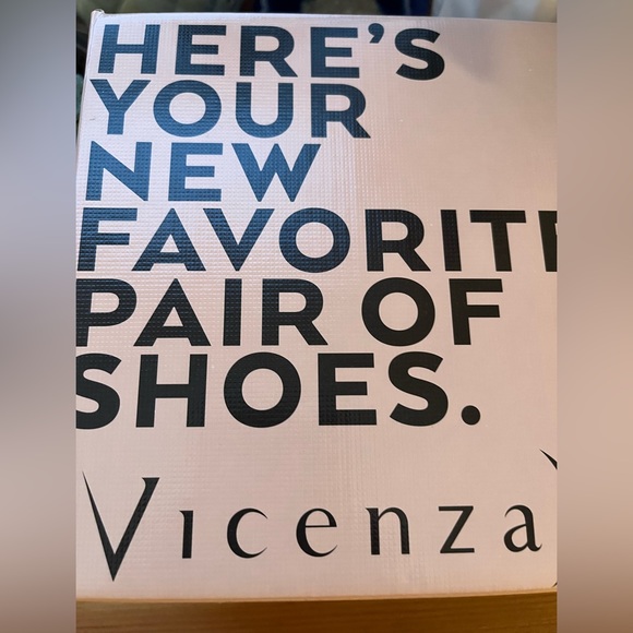 NWT gorgeous Vicenza shoes! Only took out of box for photos. Pink & green. - Picture 5 of 5